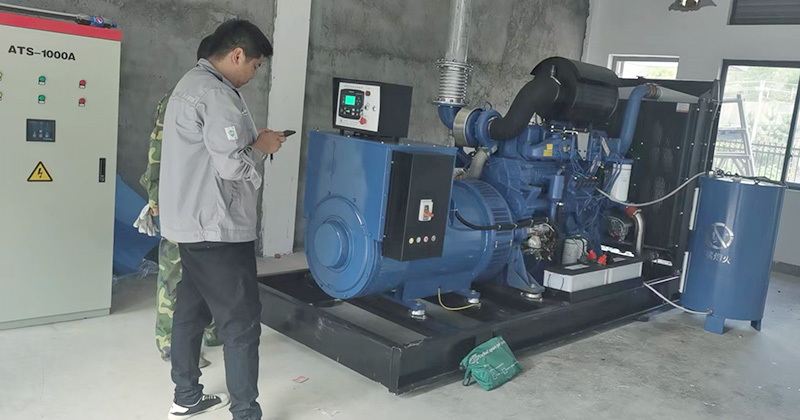 福建某工廠的一臺(tái)500千瓦玉柴機(jī)器調(diào)試現(xiàn)場